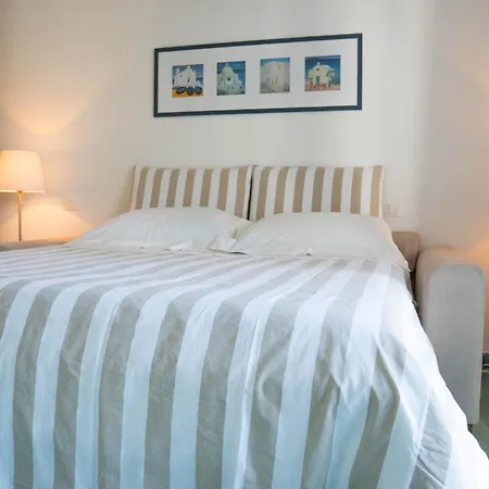 Nelinda Waterfront Bed & Breakfast *